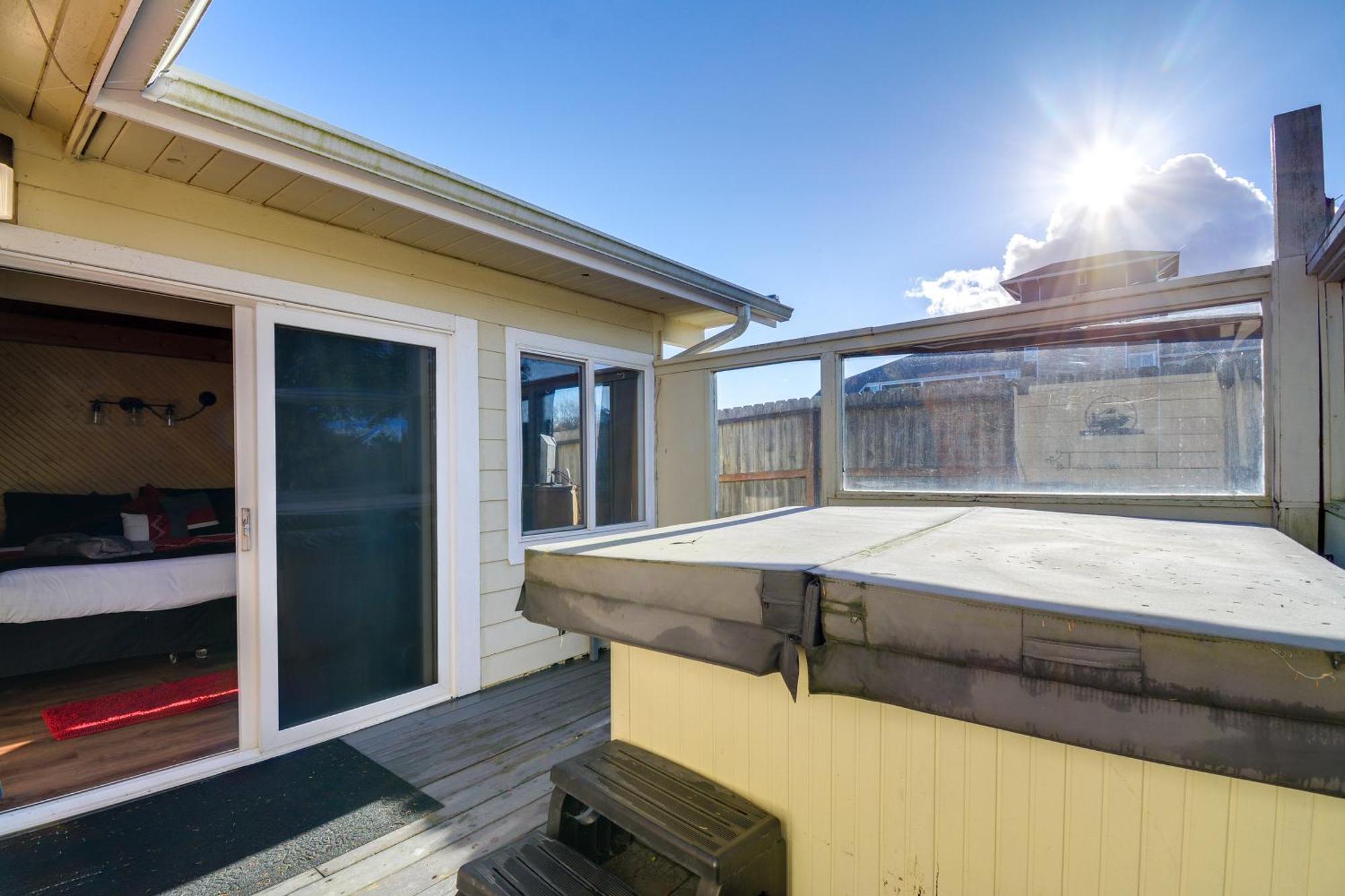 Pet-Friendly Washington Retreat With Hot Tub And Deck! Villa Ocean Shores Esterno foto