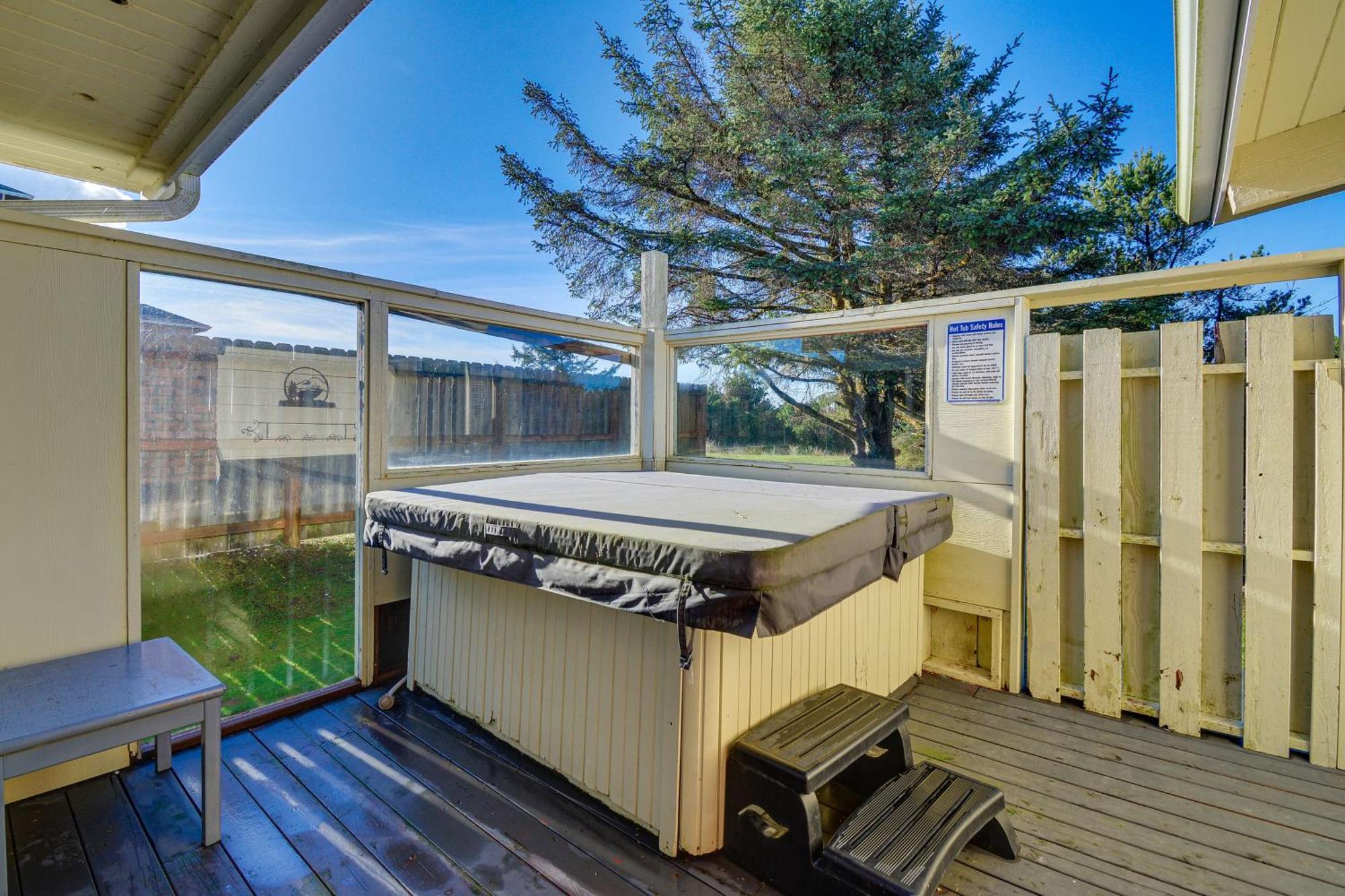 Pet-Friendly Washington Retreat With Hot Tub And Deck! Villa Ocean Shores Esterno foto